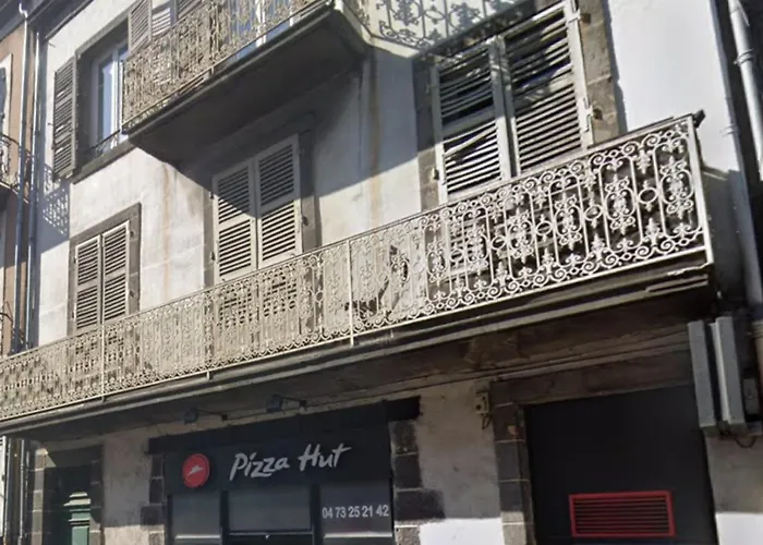 Calme Et Bien Situe A